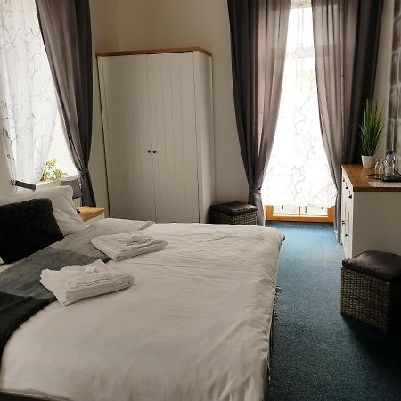 Hotel Camelot Tisa Luaran gambar