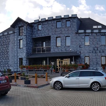 Hotel Camelot Tisa Luaran gambar