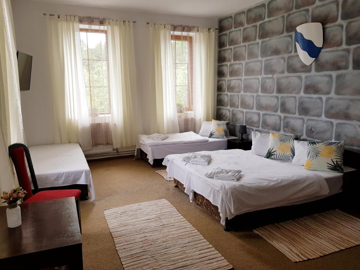 Hotel Camelot Tisa Luaran gambar