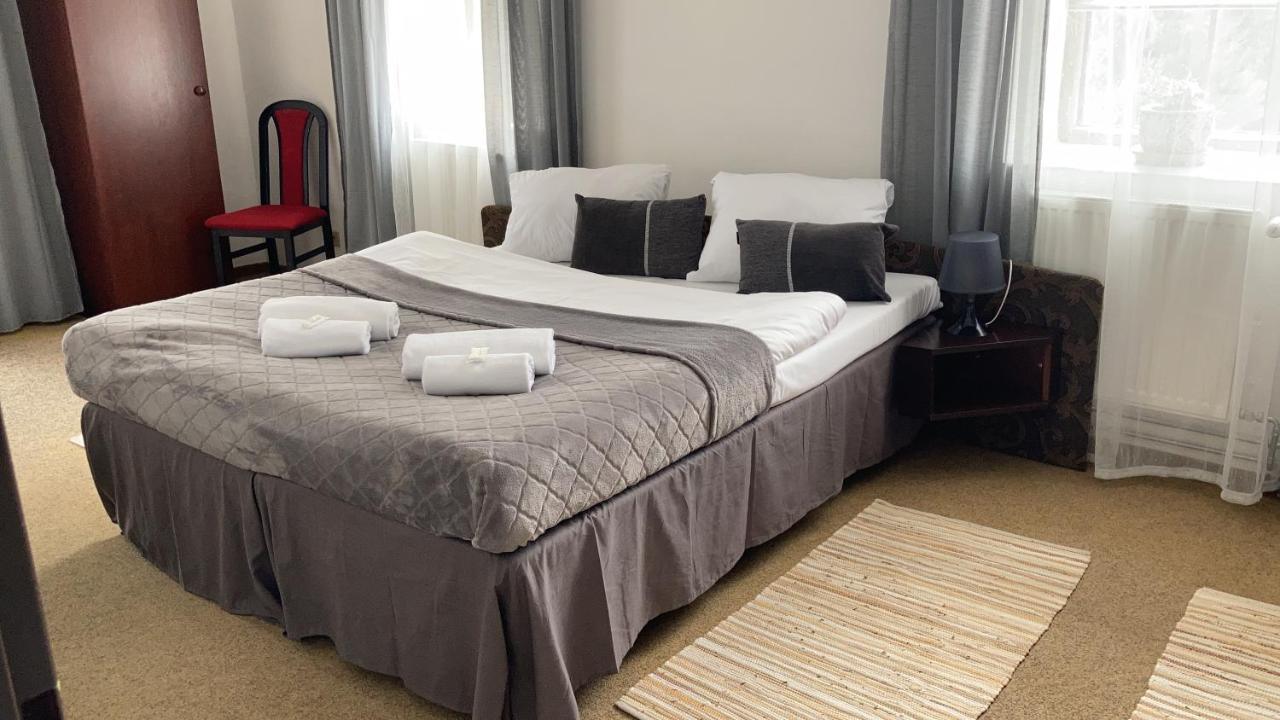 Hotel Camelot Tisa Luaran gambar