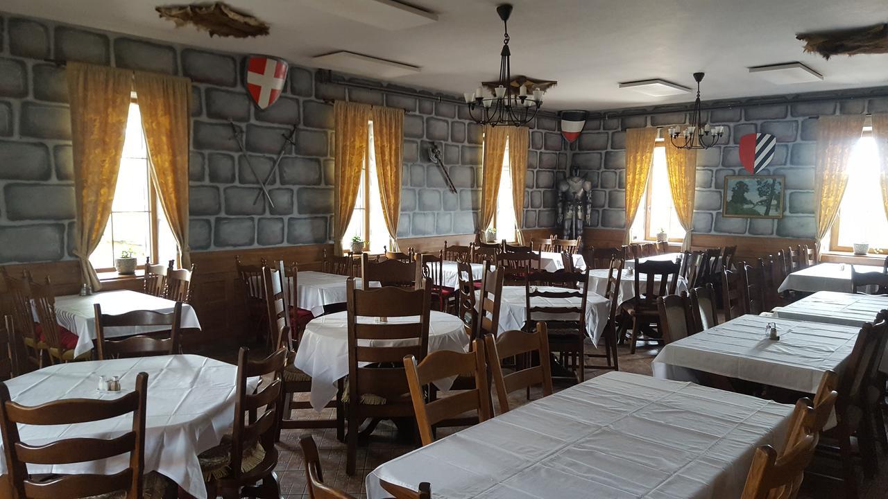 Hotel Camelot Tisa Luaran gambar