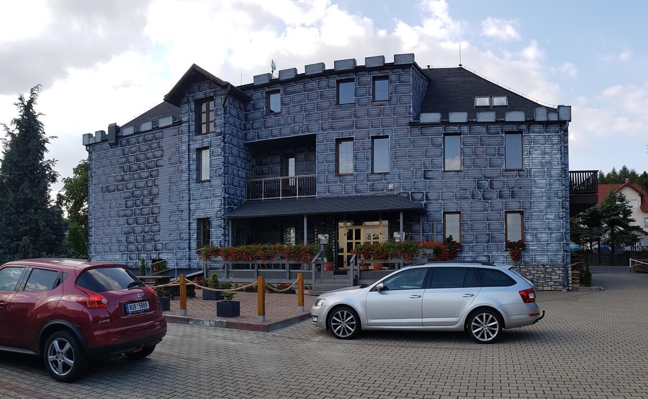 Hotel Camelot Tisa Luaran gambar