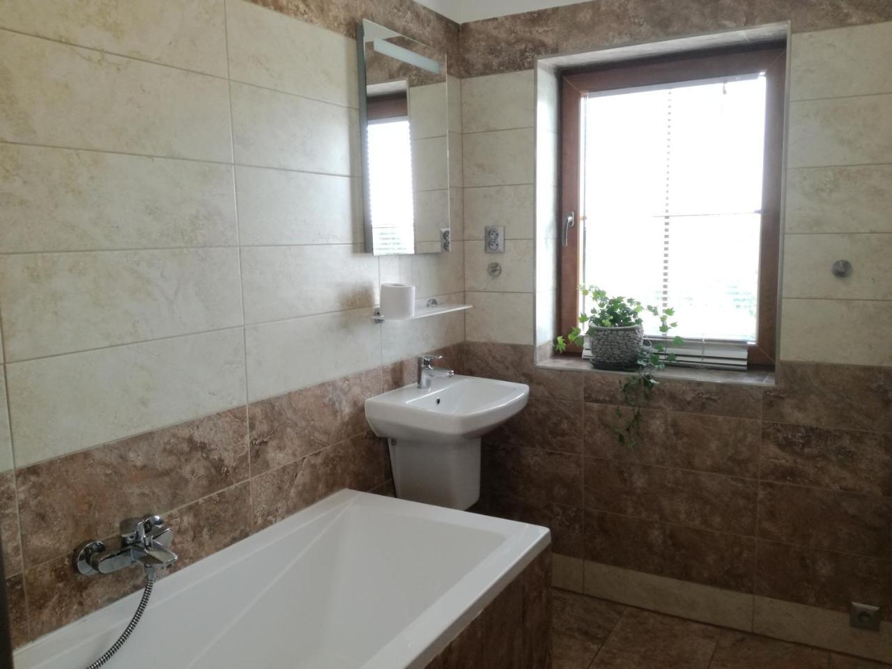 Hotel Camelot Tisa Luaran gambar