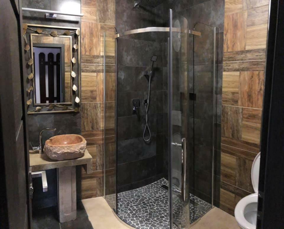 Hotel Camelot Tisa Luaran gambar