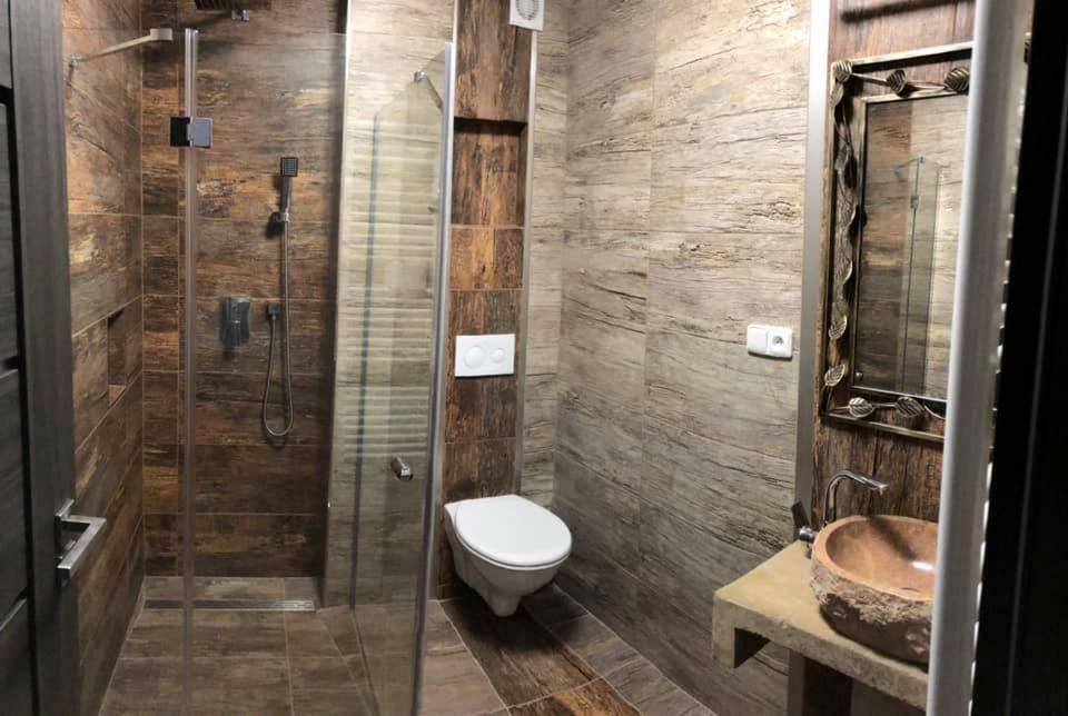 Hotel Camelot Tisa Luaran gambar